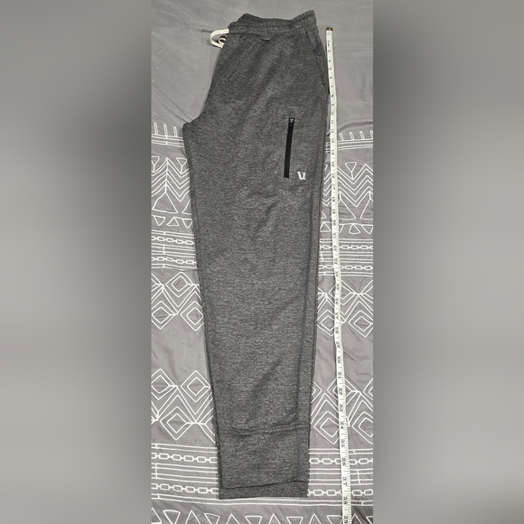 SOLD!!!!! Vuori Sunday Performance Grey Joggers Size Large - Picture 2 of 6